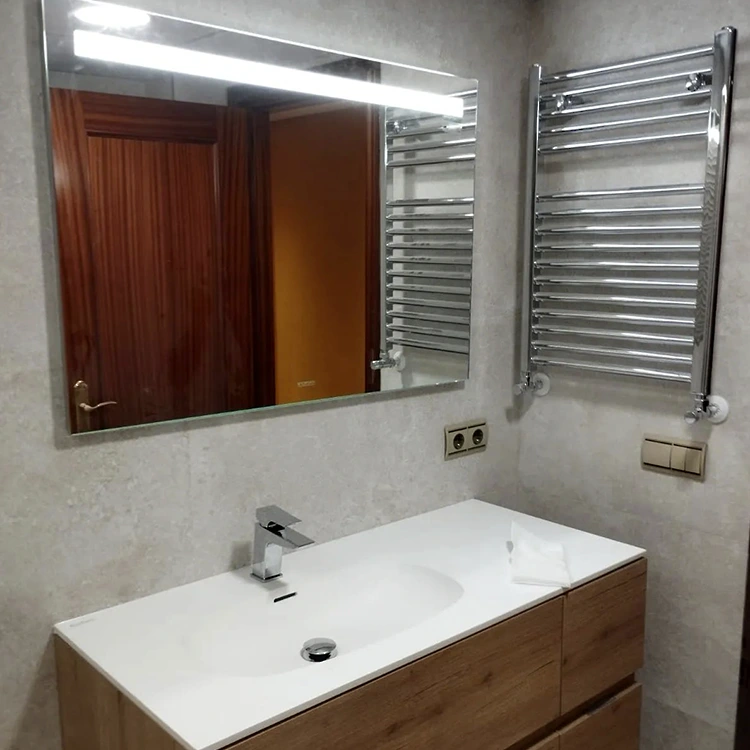 cuarto de baño reformado con luz led